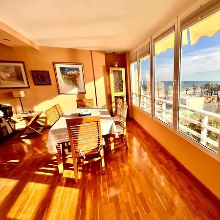 Front Muchavista Apartment